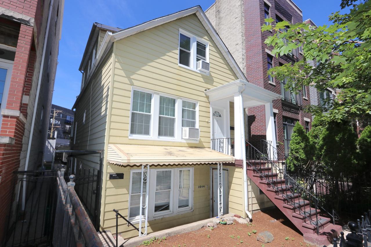 2844 N Damen Ave., Chicago, IL 60618