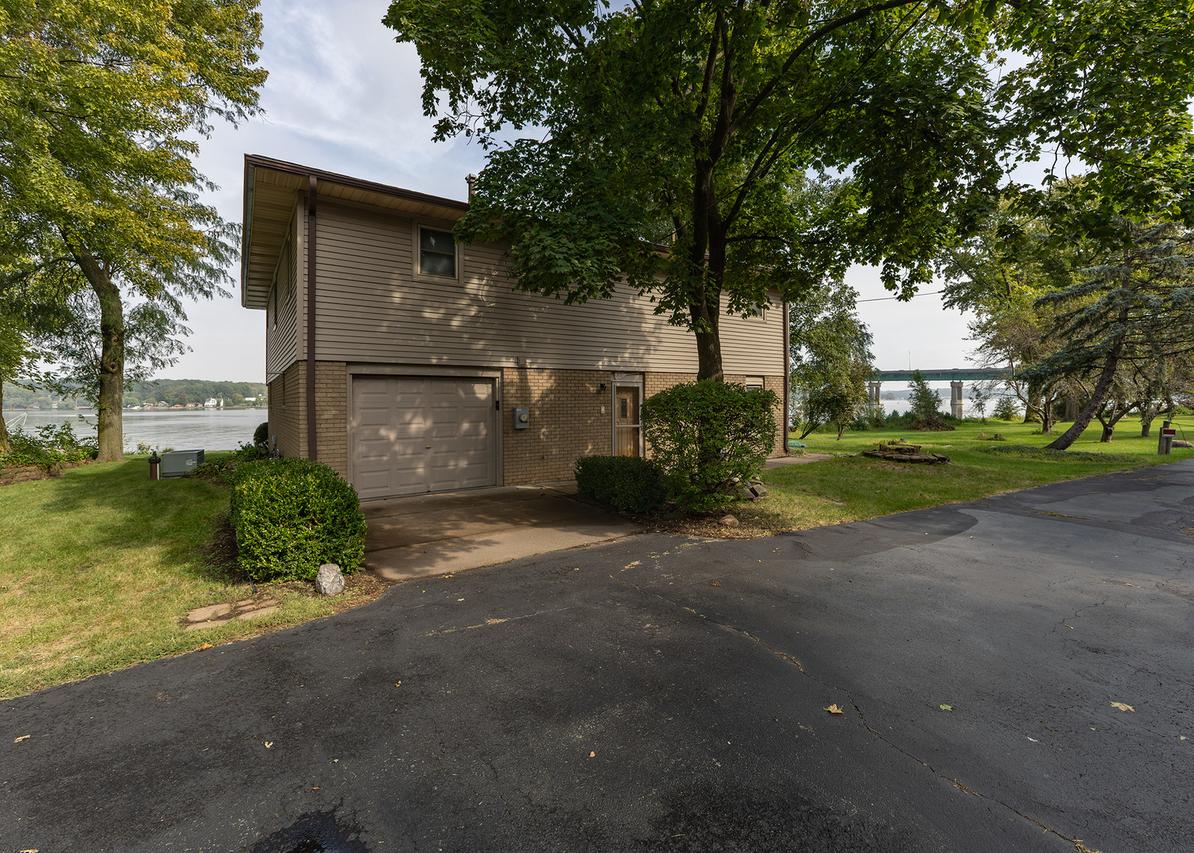 18223 Route 84 N, East Moline, IL 61244