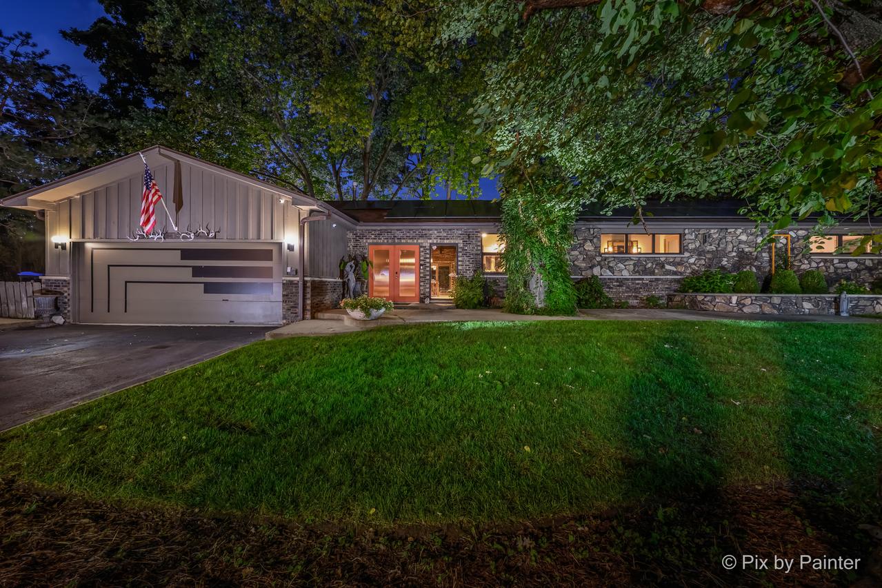 1916 W Grandview Dr., Johnsburg, IL 60051