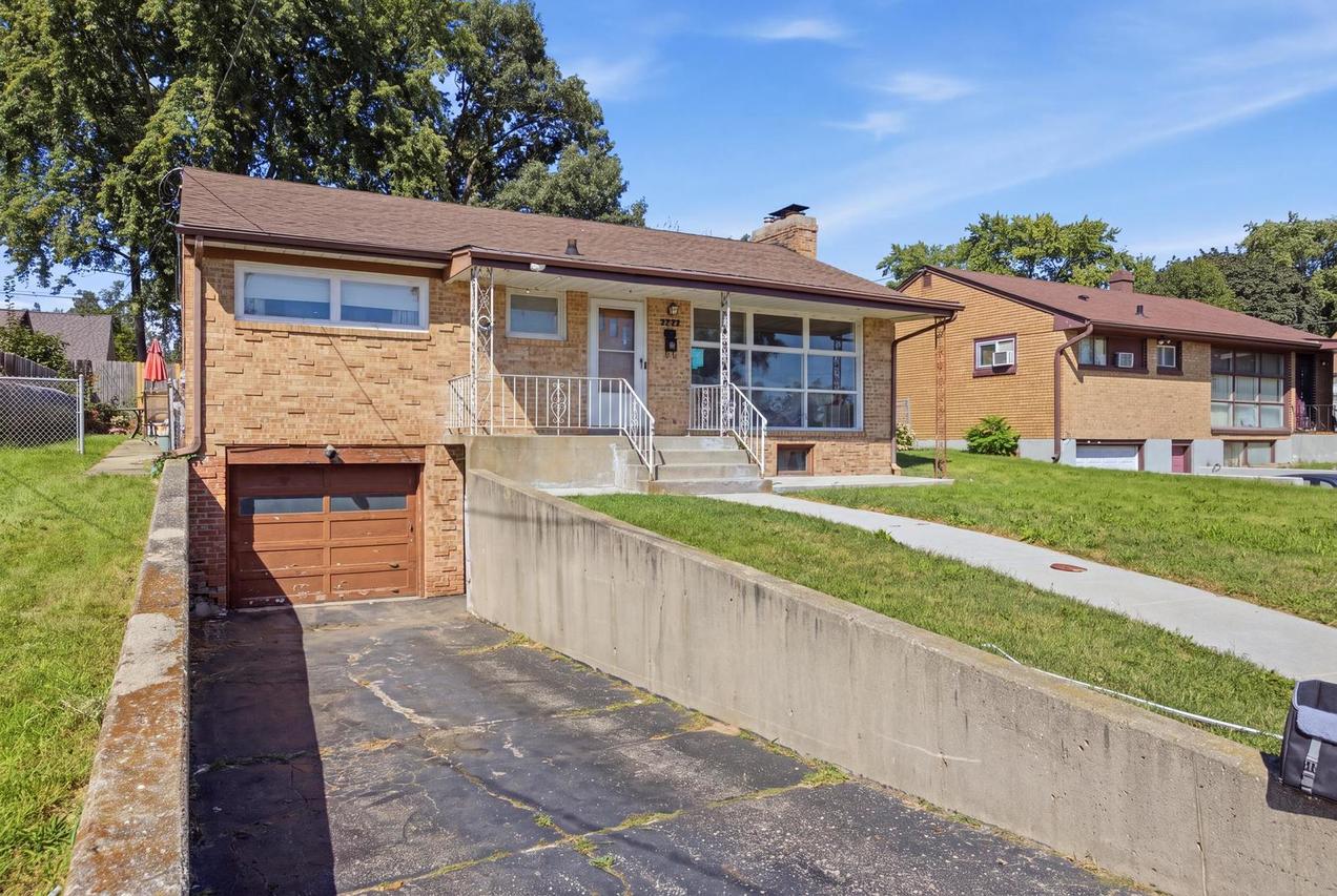724 Hastings St., Elgin, IL 60120