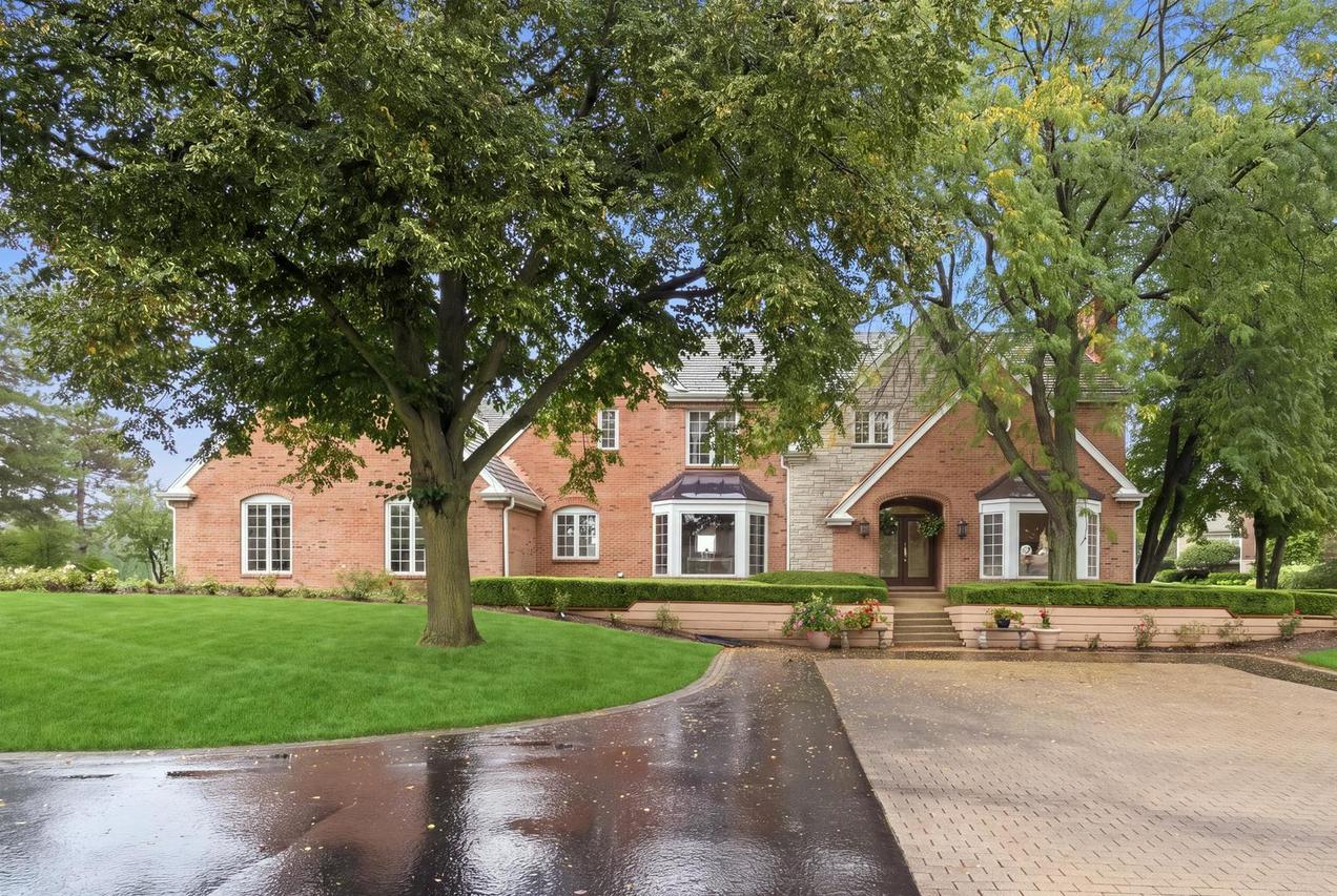 4 S Wynstone Dr., North Barrington, IL 60010