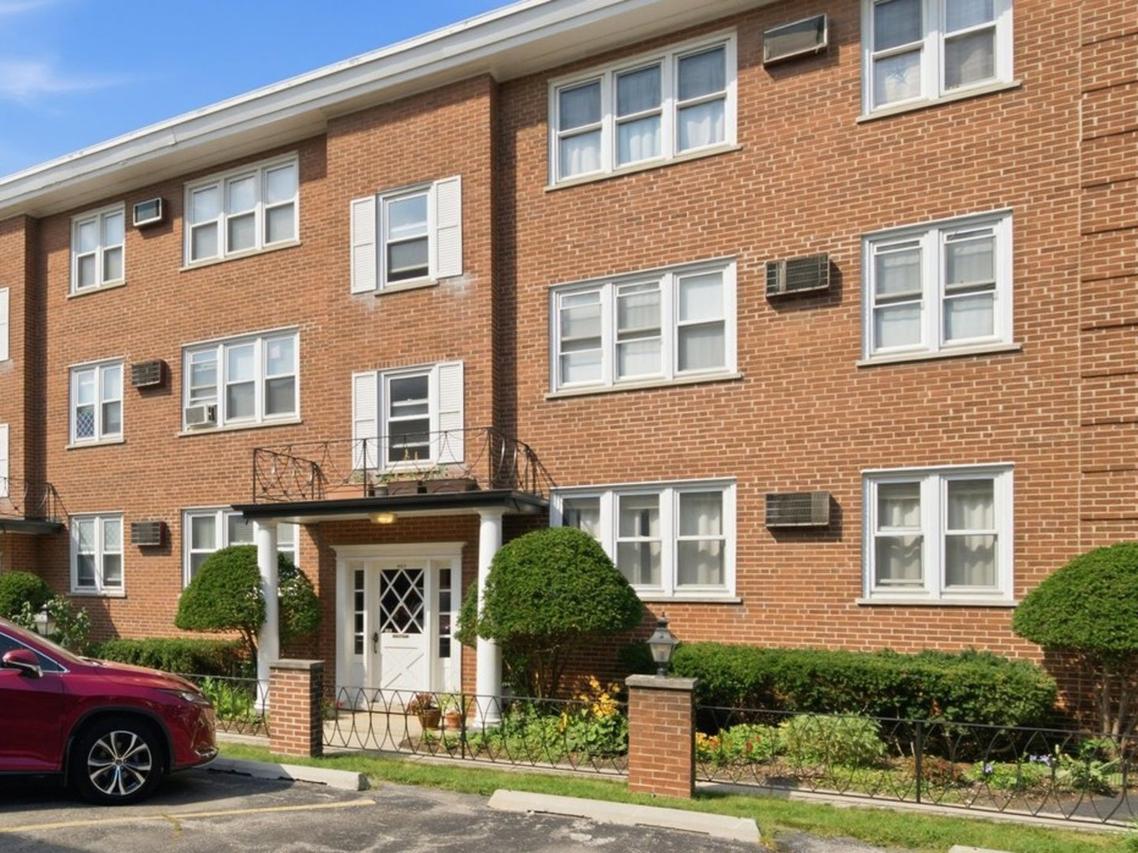 7318 Lake St. #4, River Forest, IL 60305