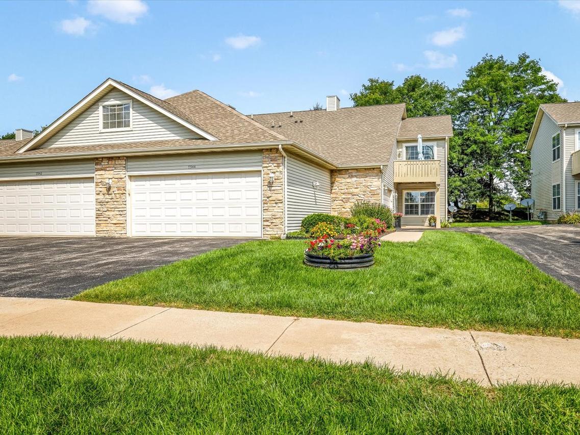 7944 Royal Oaks Rd., Rockford, IL 61107