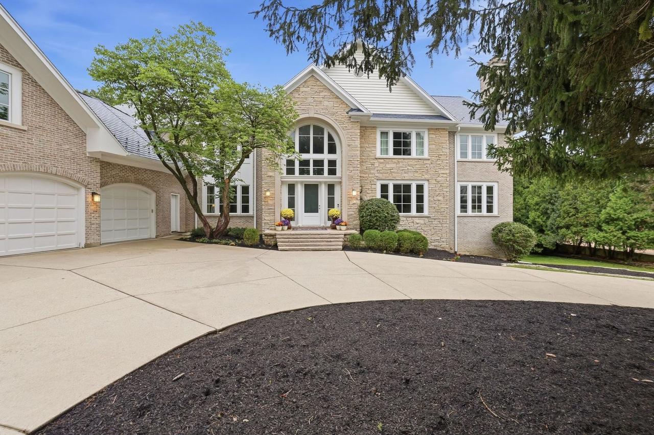 3 Hillburn Ct., North Barrington, IL 60010