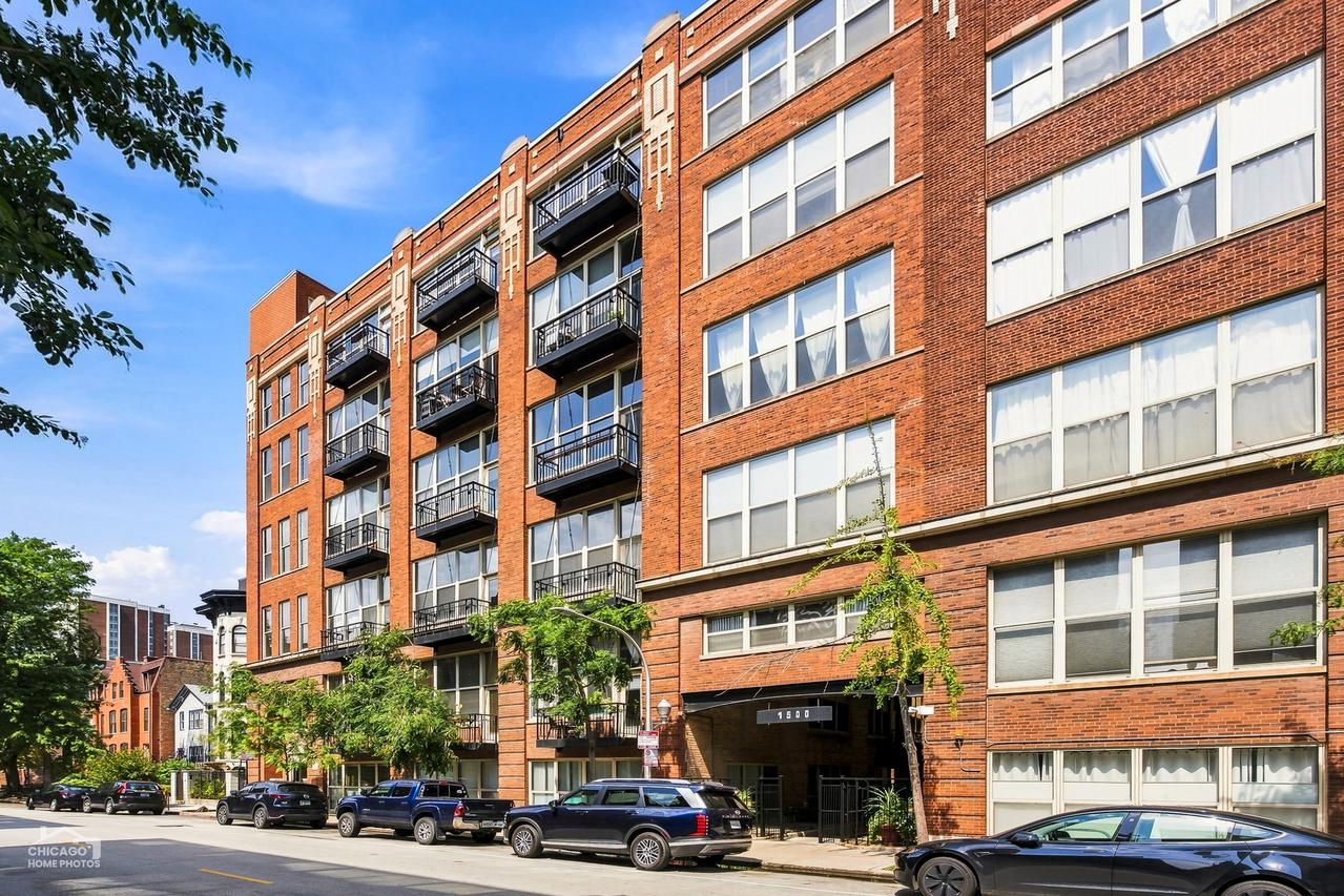 1500 W Monroe St. #411, Chicago, IL 60607