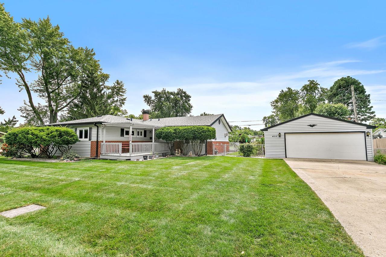 435 Kingman Ln., Hoffman Estates, IL 60169