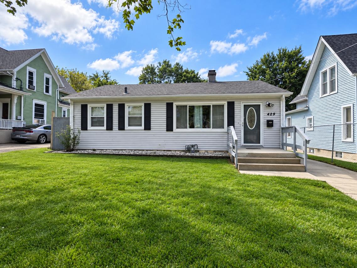 429 Ann St., Elgin, IL 60120