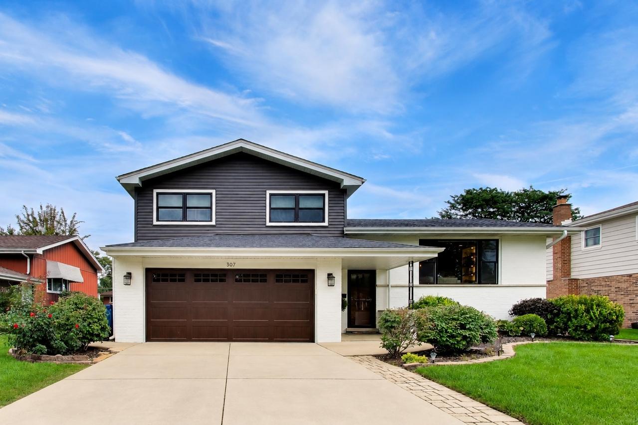307 N Marcella Rd., Mount Prospect, IL 60056