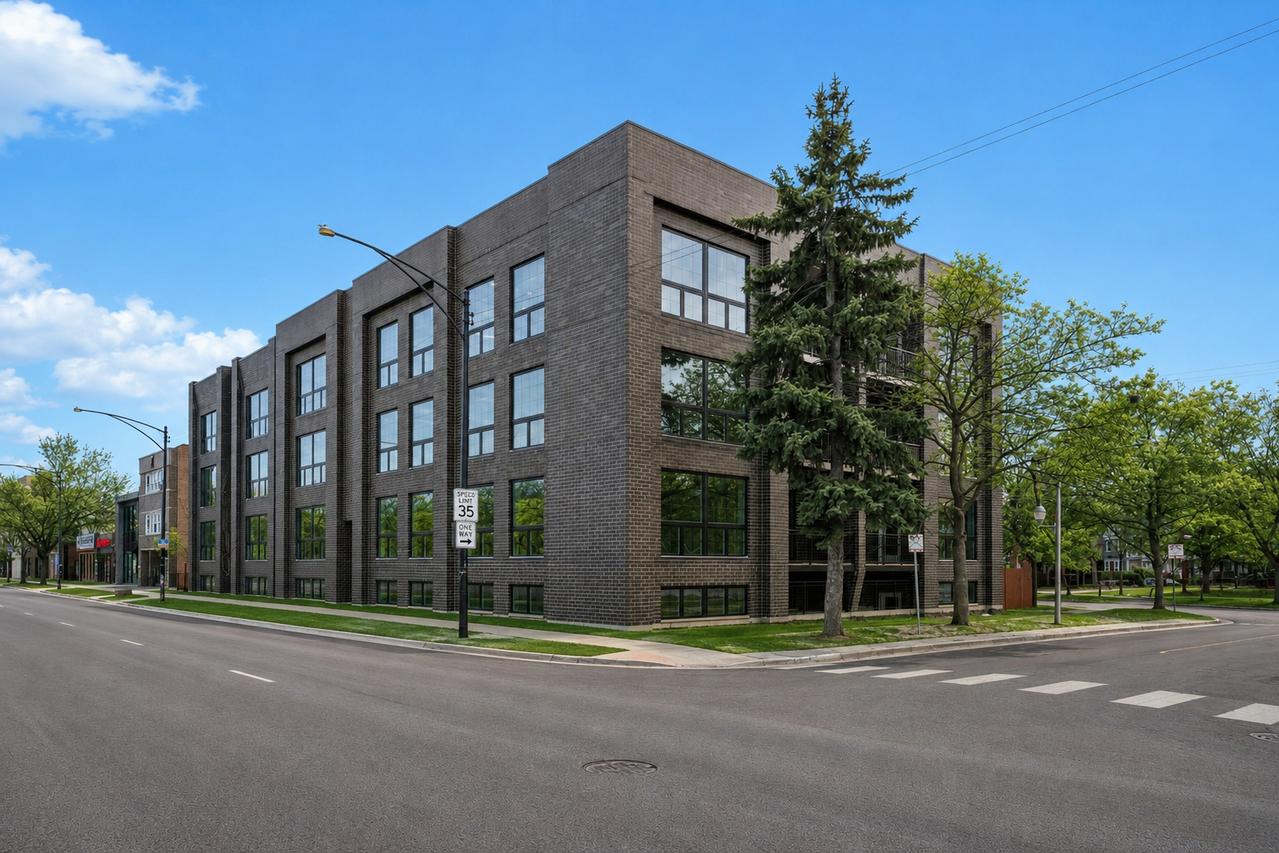 5830 N Lincoln Ave. #2S, Chicago, IL 60659