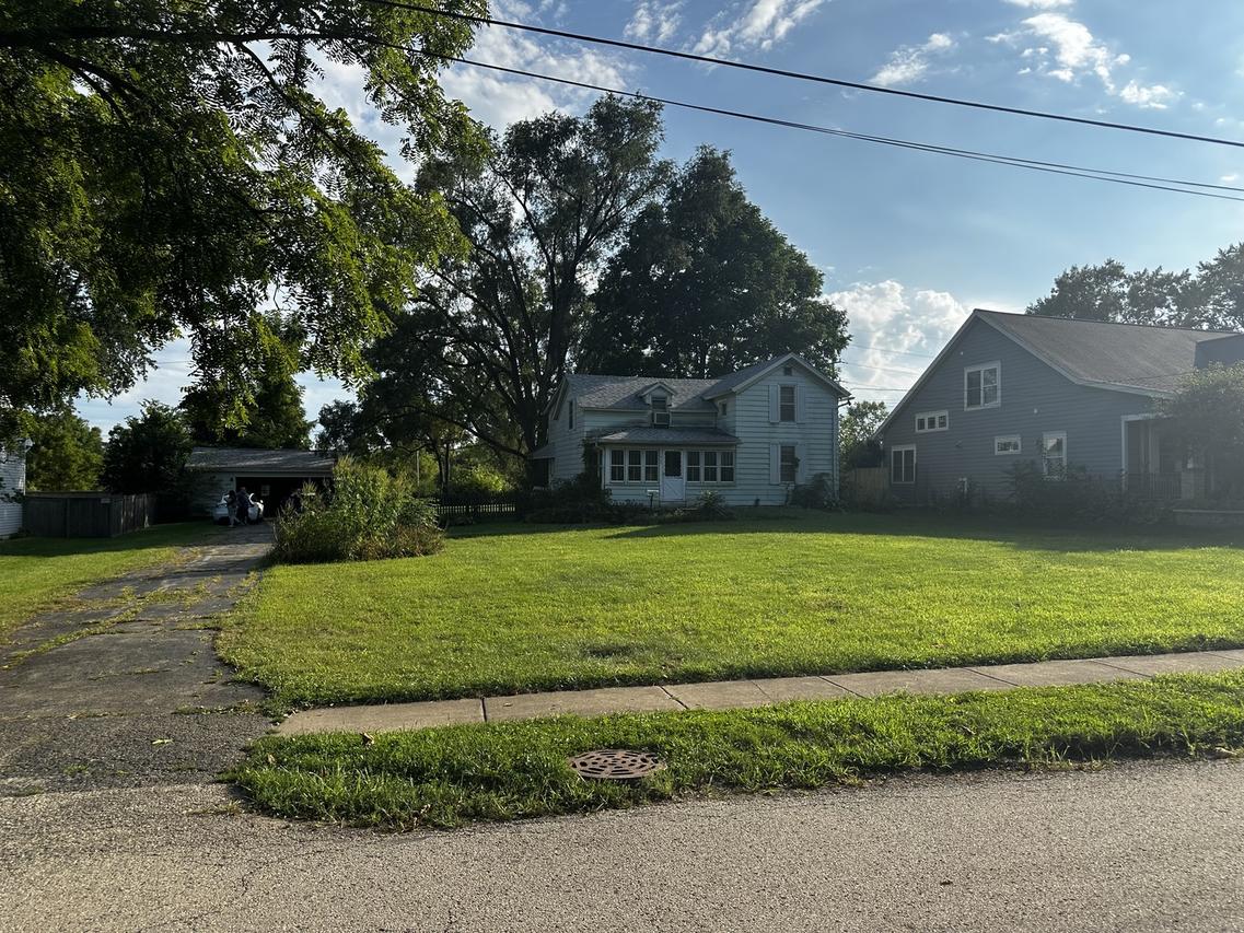 428 Chalmers St., Geneva, IL 60134