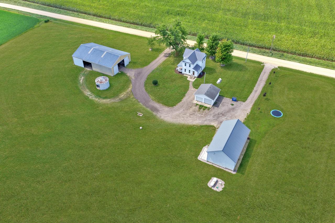 2869 N Fawver Rd., Freeport, IL 61032