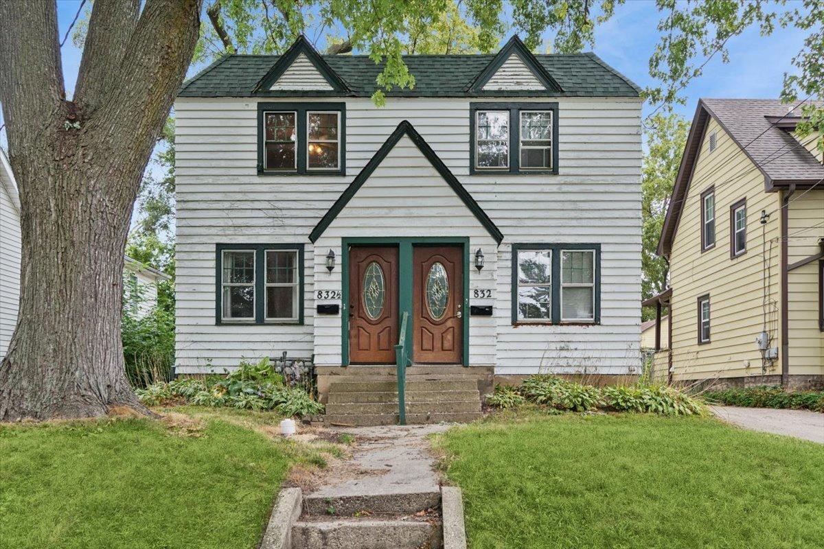 832 N 11th St., Dekalb, IL 60115