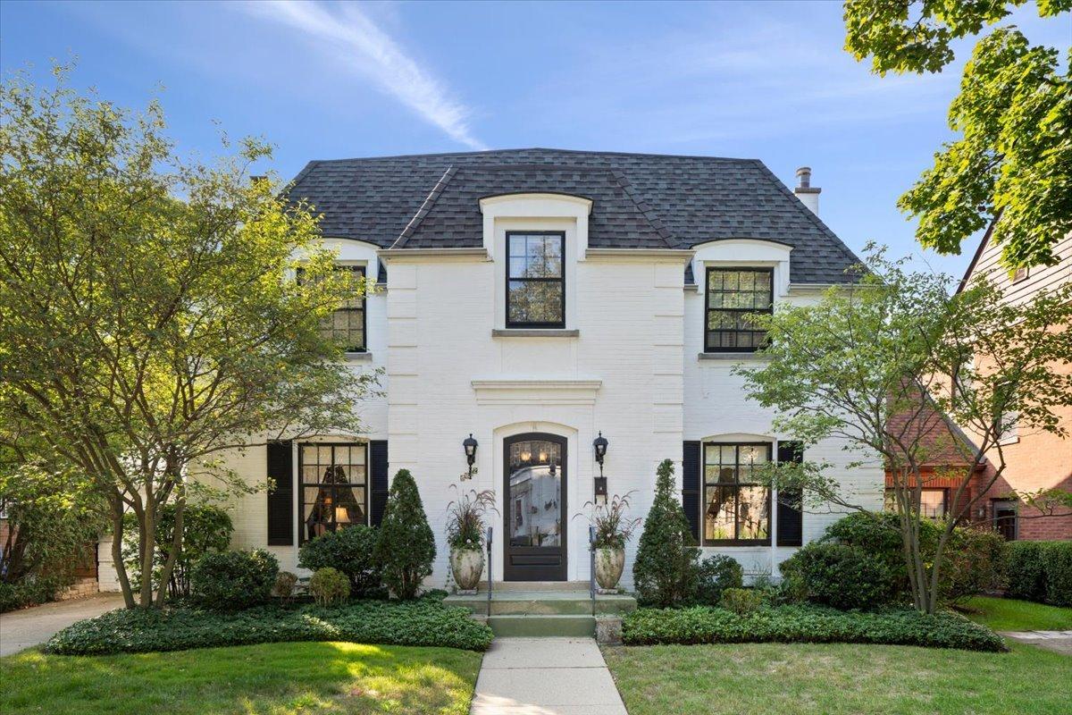 6652 N Chicora Ave., Chicago, IL 60646