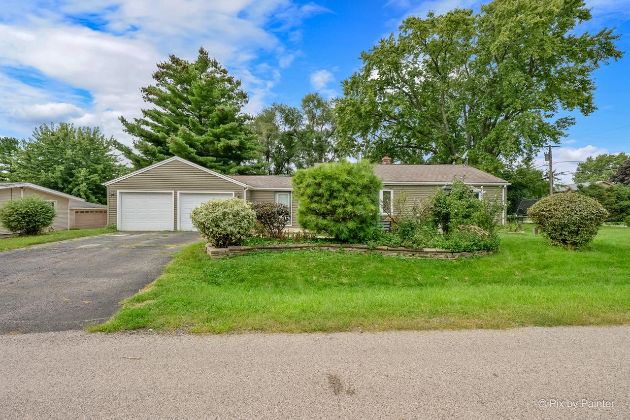 6301 Robert Rd., Cary, IL 60013