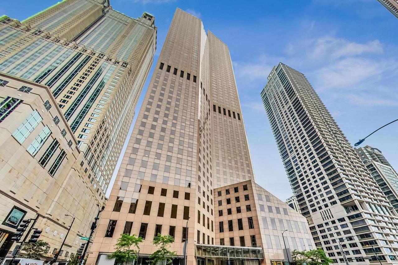 950 N Michigan Ave. #3103, Chicago, IL 60611