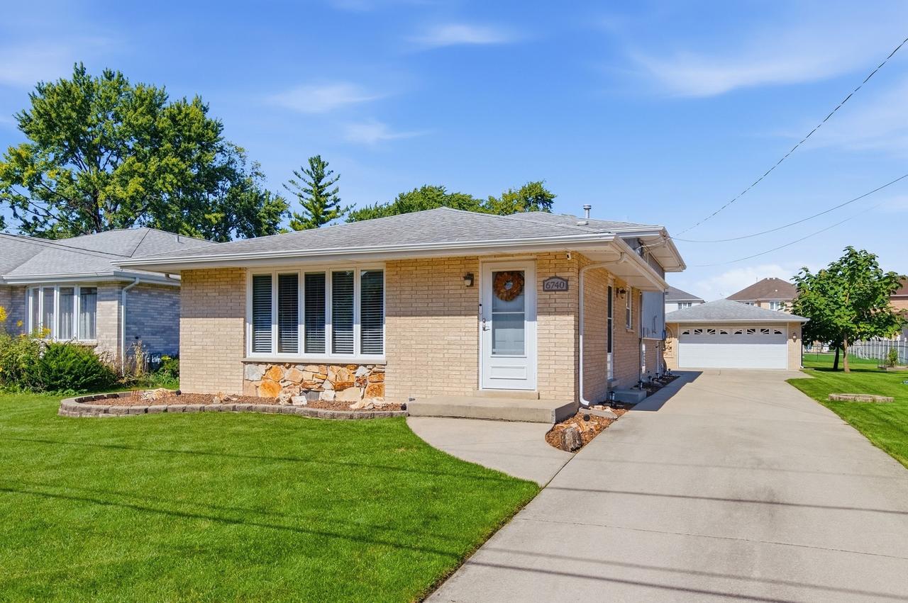 6740 W 92nd St., Oak Lawn, IL 60453