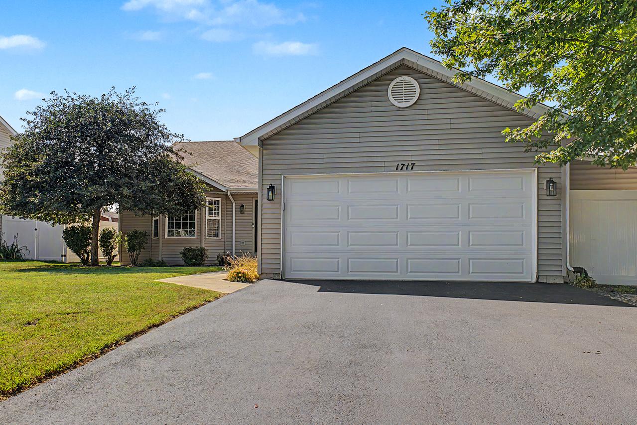 1717 Parkside Dr., Plainfield, IL 60586