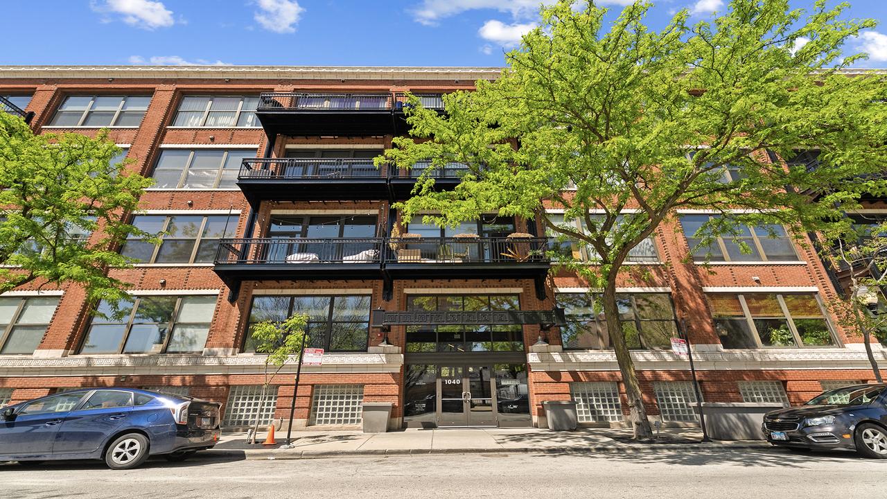 1040 W Adams St. #358, Chicago, IL 60607