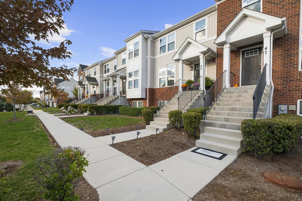 47 Nicholas Dr., Des Plaines, IL 60016