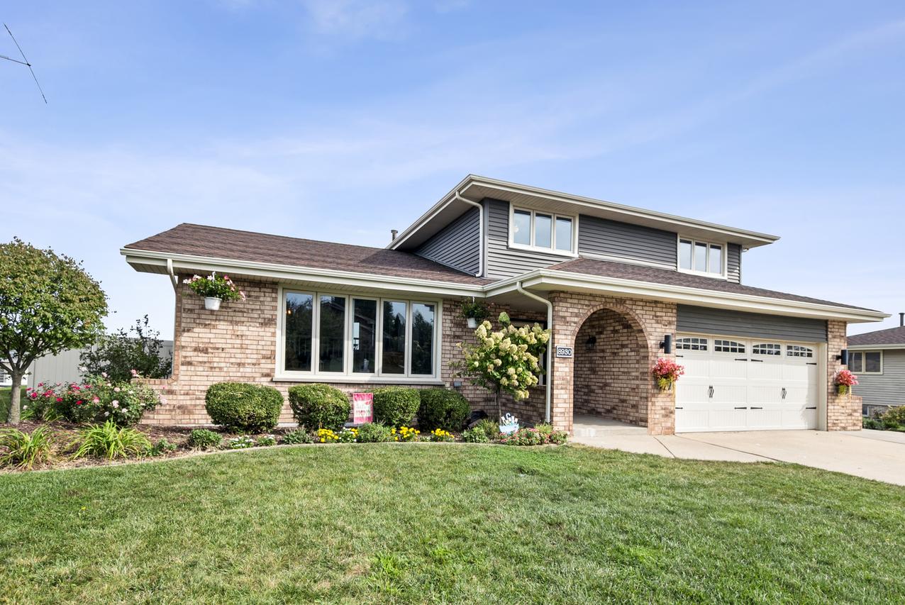 8930 Poplar St., Tinley Park, IL 60487