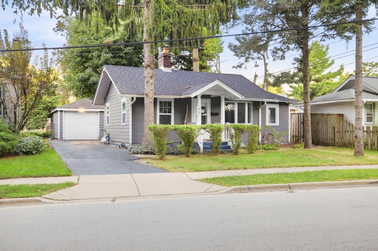 1401 Sherwood Ave., Elgin, IL 60120