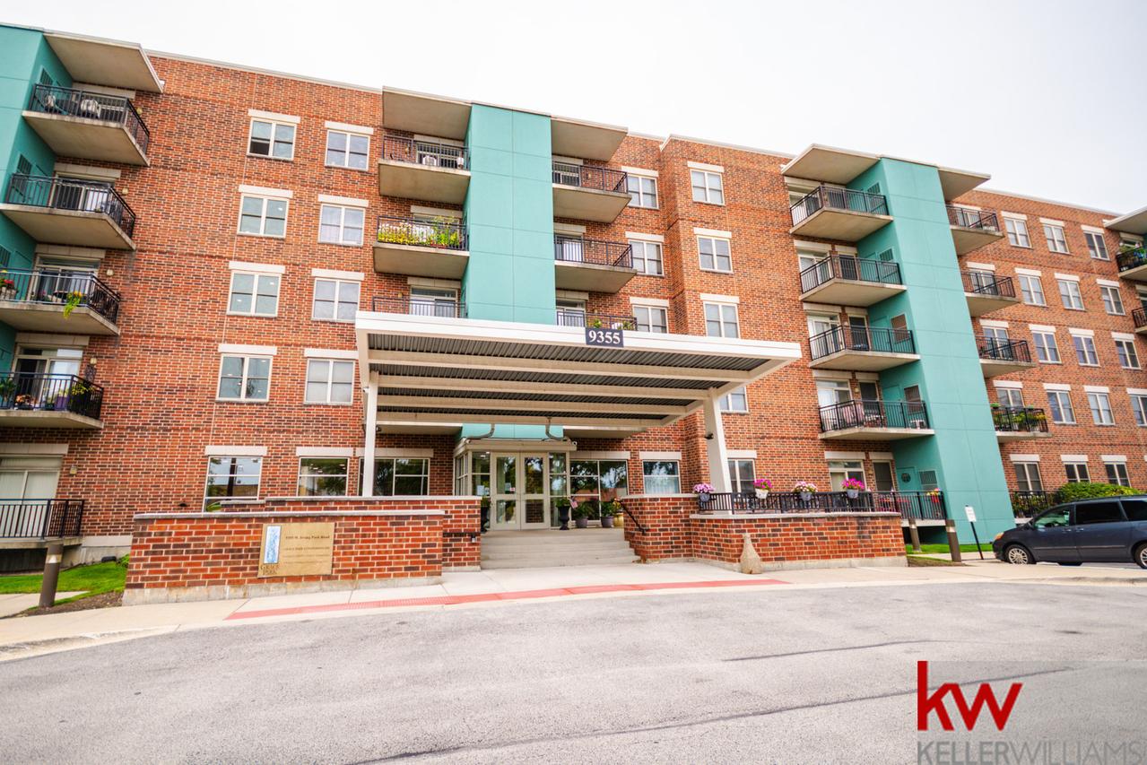 9355 Irving Park Rd. #421, Schiller Park, IL 60176