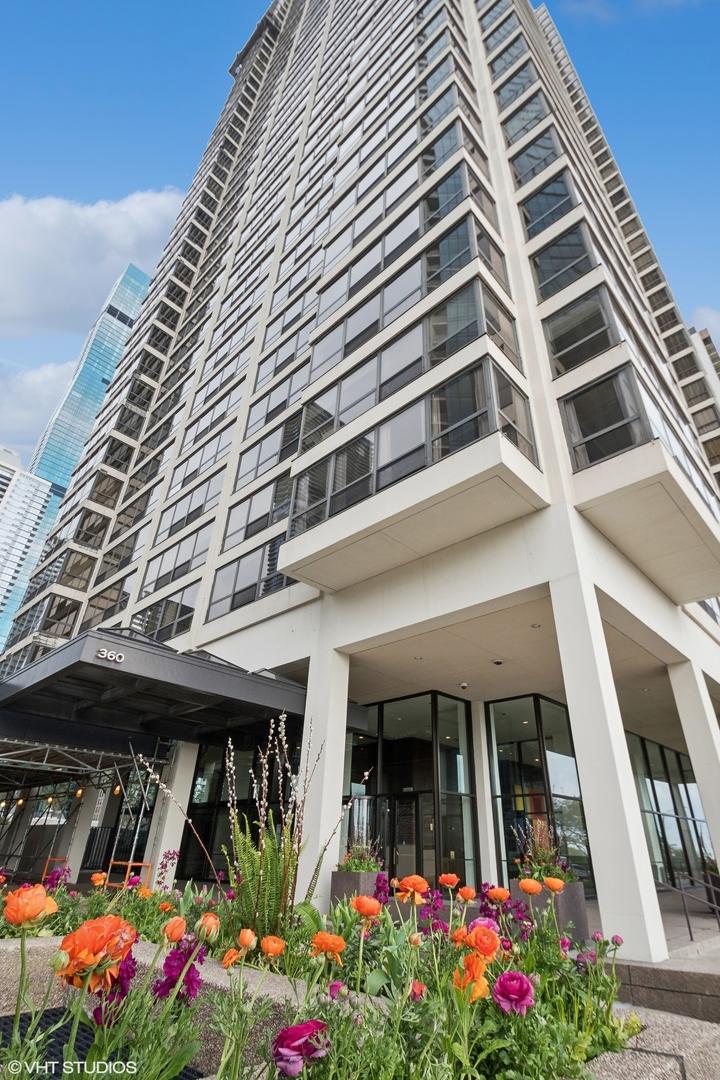360 E Randolph St. #405, Chicago, IL 60601
