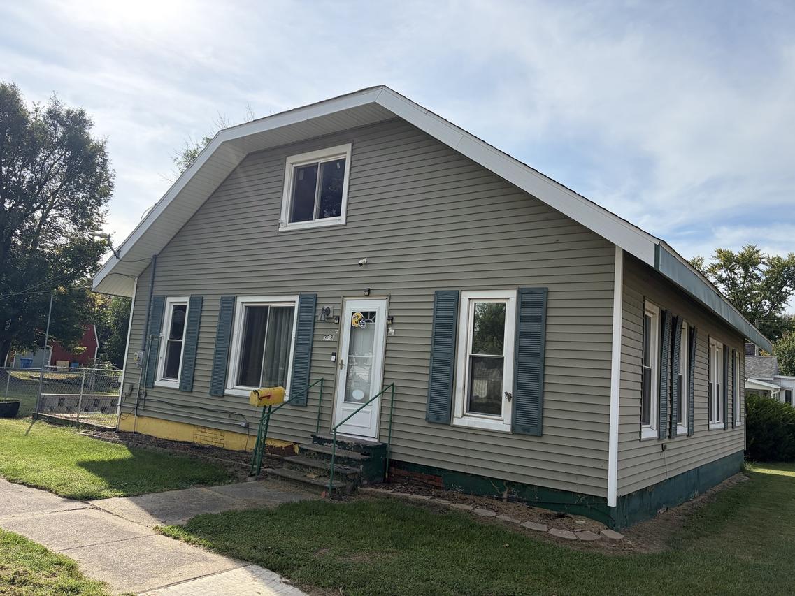 323 W Chestnut St., Mason City, IL 62664