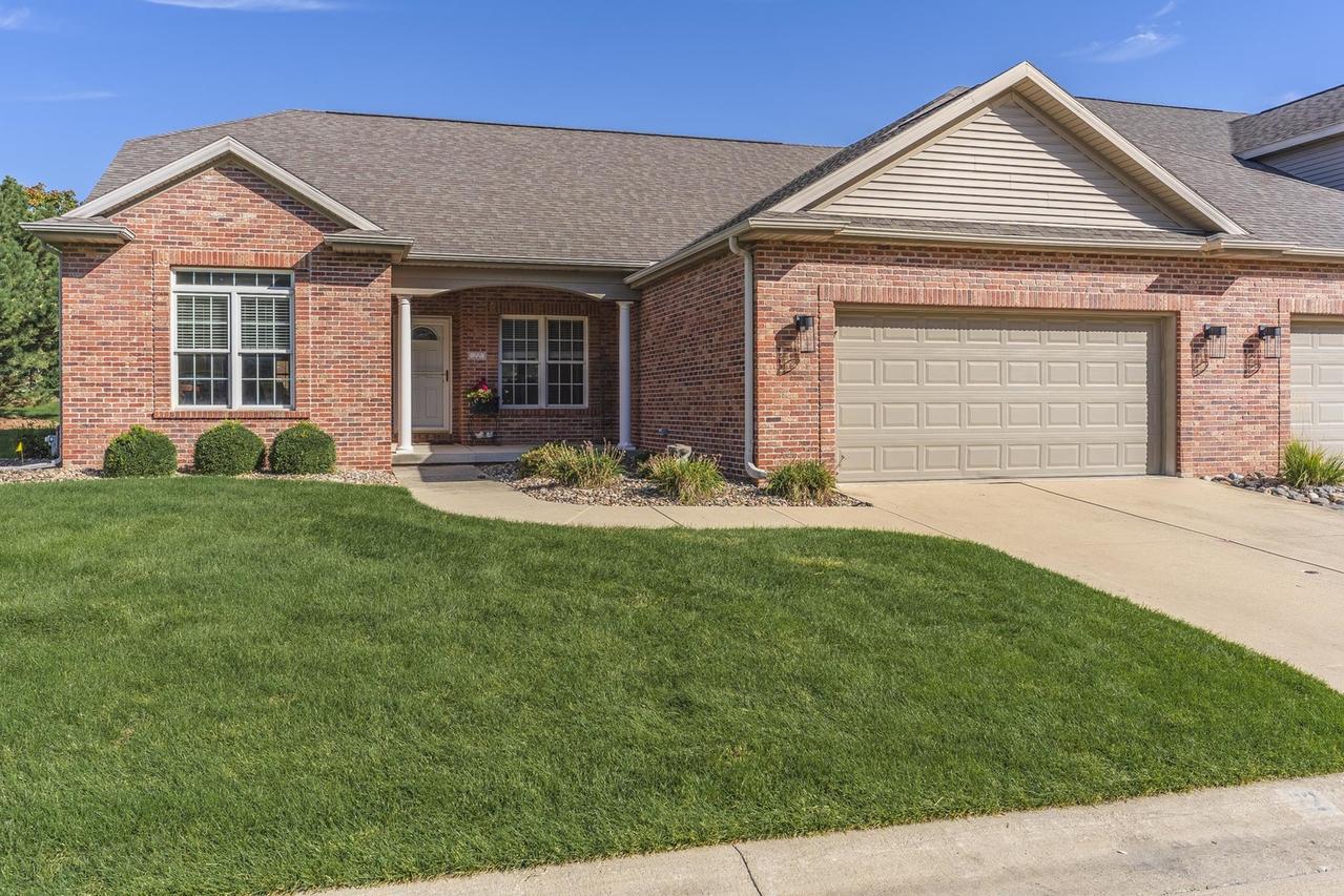 22 Monarch Dr., Bloomington, IL 61704