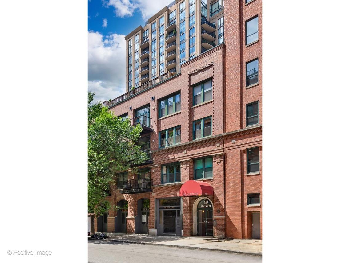 420 W Ontario St. #405, Chicago, IL 60610