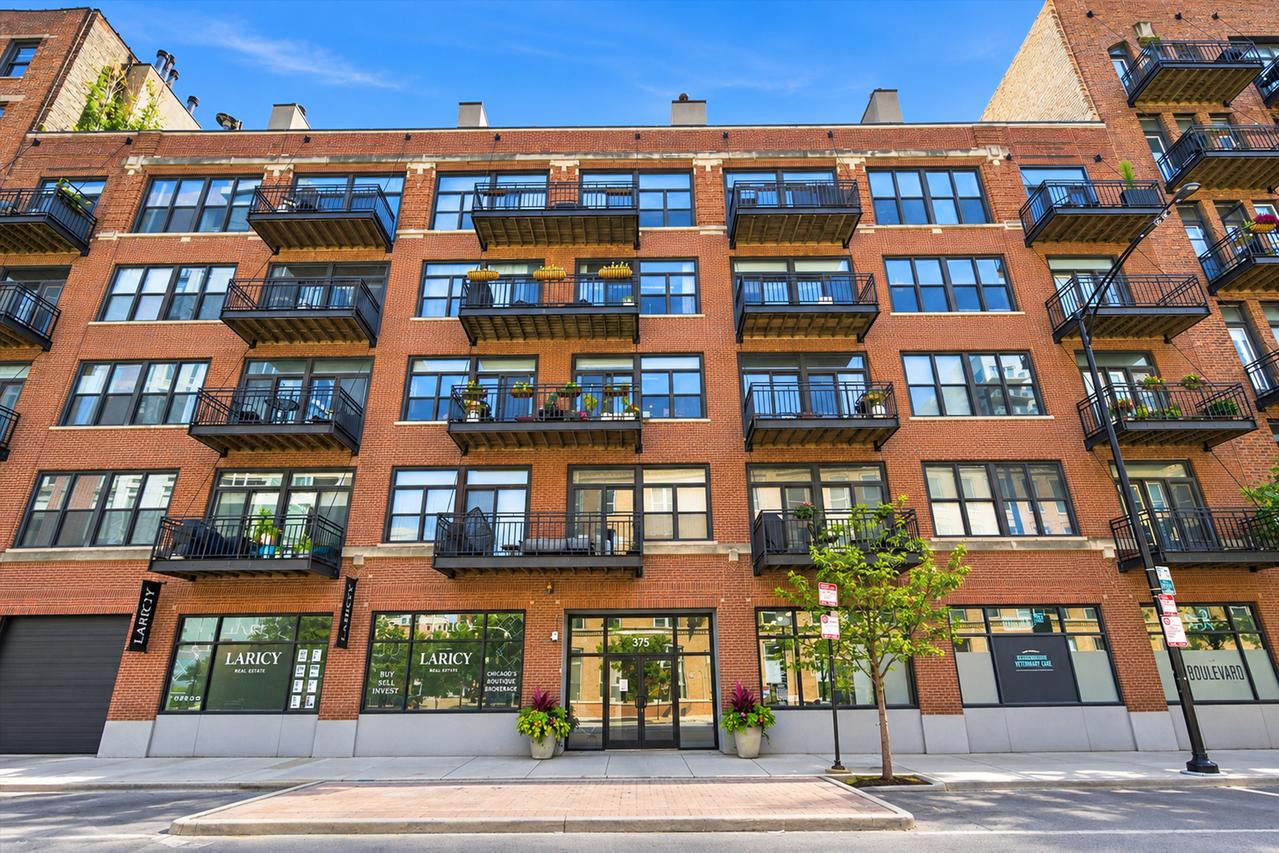 375 W Erie St. #412, Chicago, IL 60654