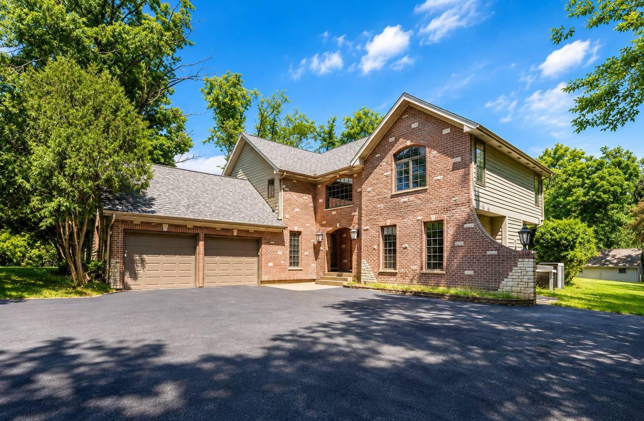 26792 W Lakeview Dr., Lake Barrington, IL 60084