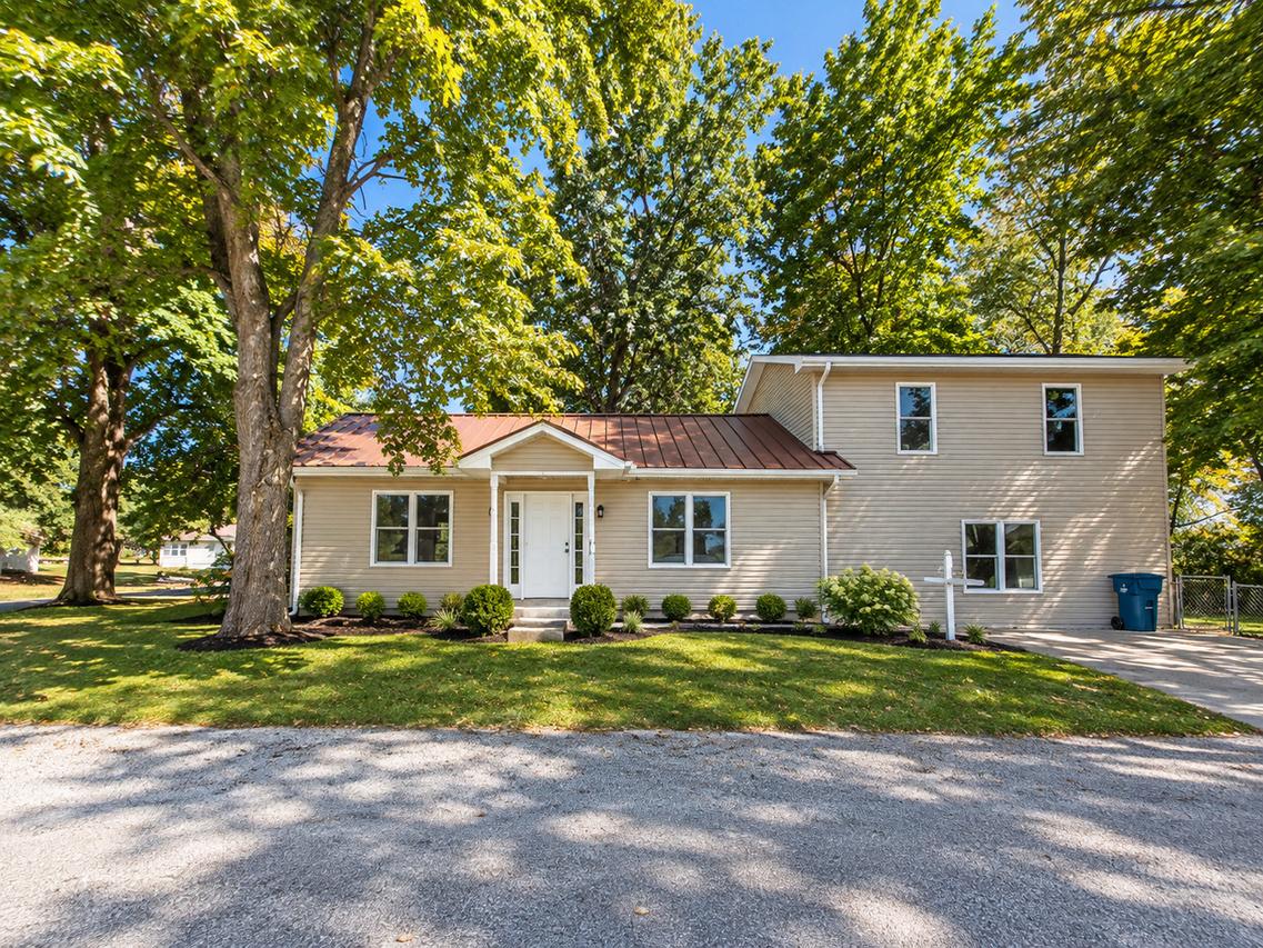 209 S Stotlar St., Benton, IL 62812