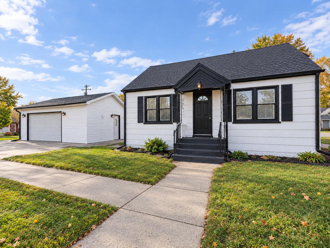 212 S Douglas Ave., Bradley, IL 60915