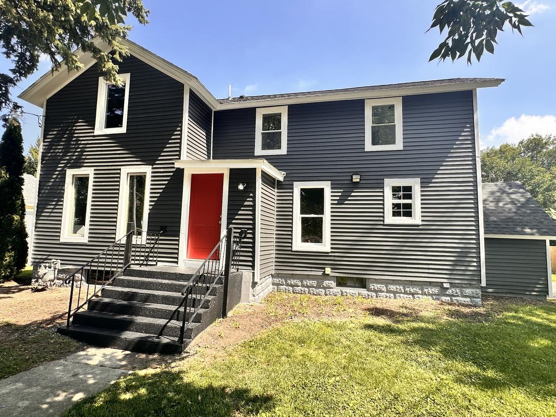 323 N Main St., Earlville, IL 60518