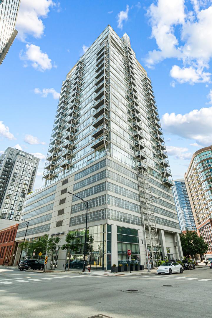 653 N Kingsbury St. #2402, Chicago, IL 60654