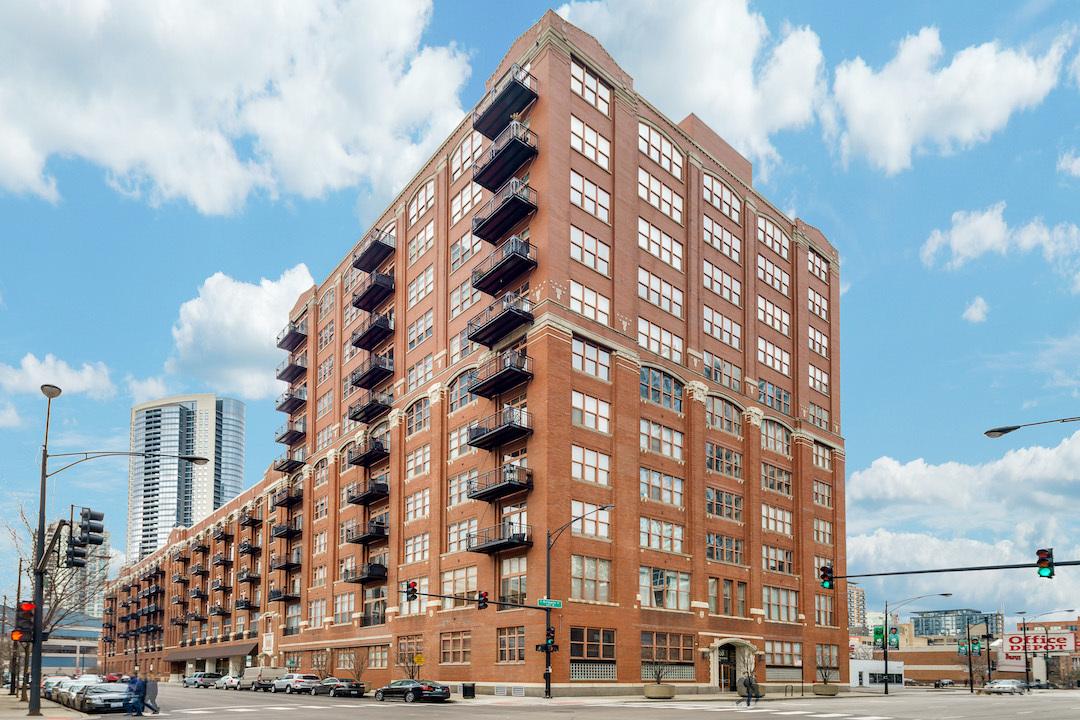 360 W Illinois St. #2F, Chicago, IL 60654