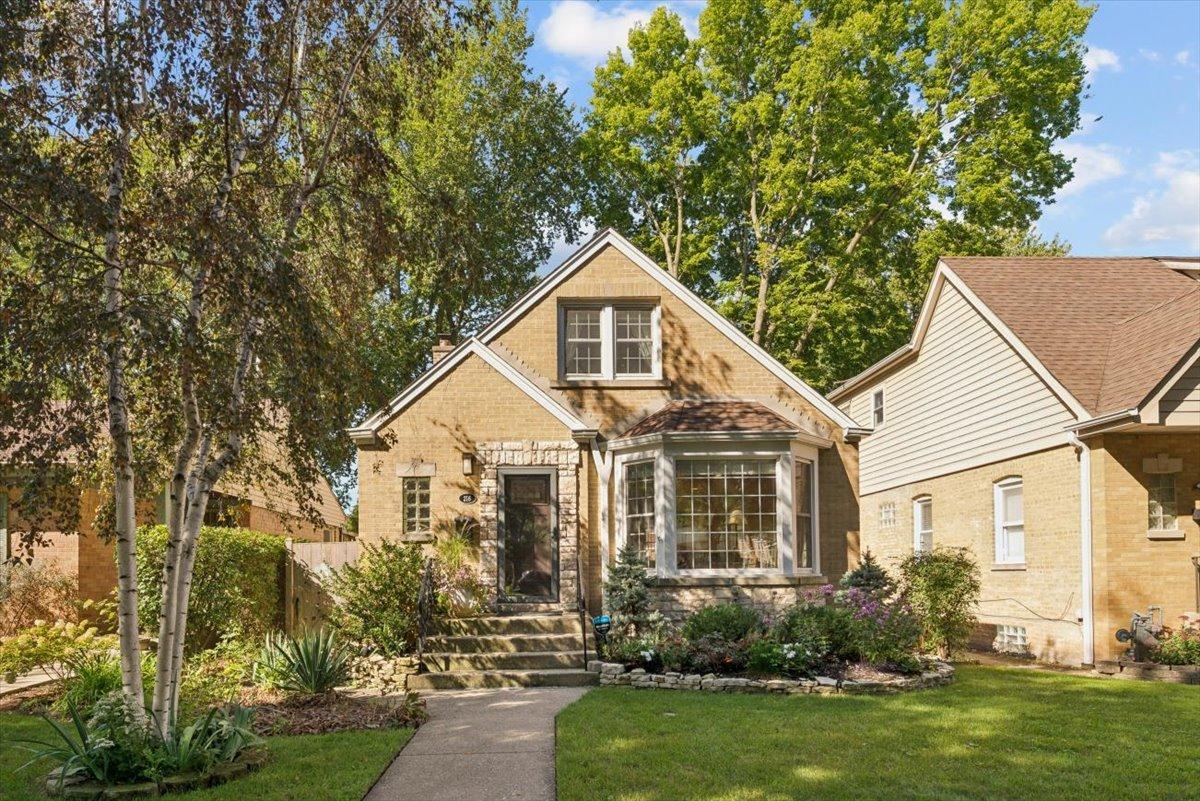 216 Richmond St., Evanston, IL 60202