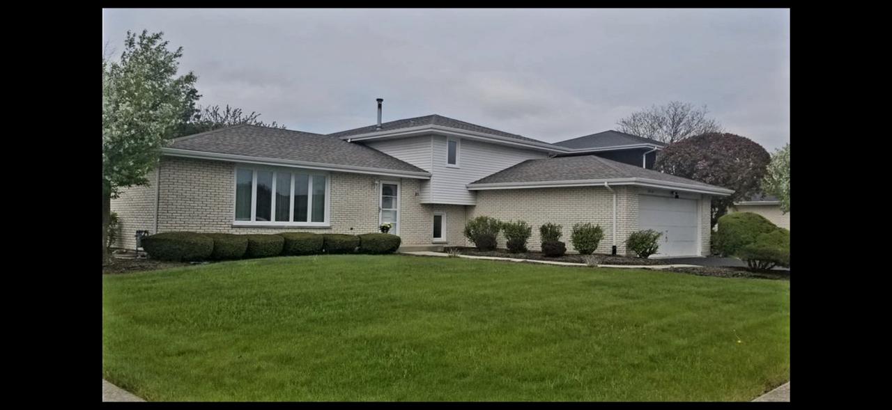 8430 Glen Oaks Rd., Orland Park, IL 60462