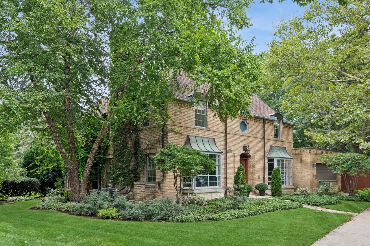 6755 N Jean Ave., Chicago, IL 60646