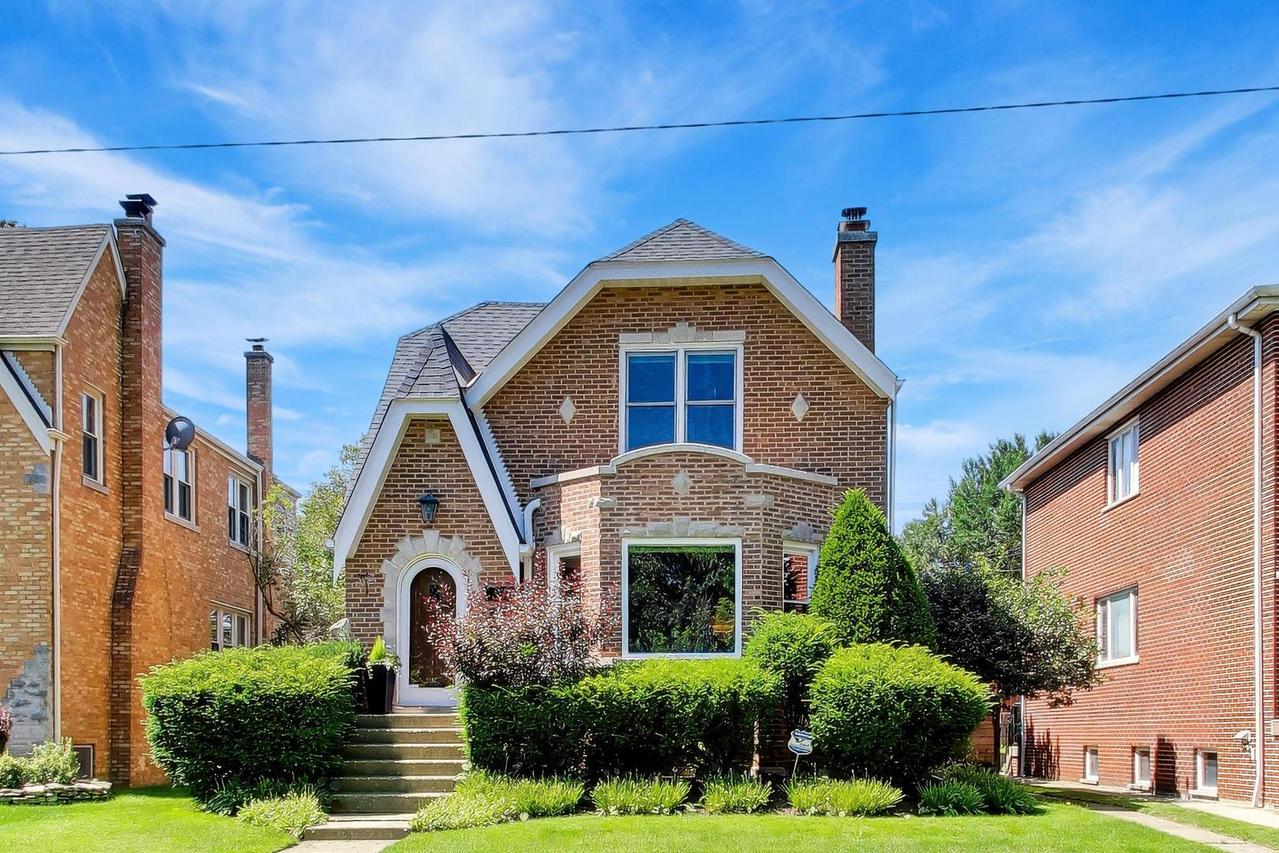 6308 N Indian Rd., Chicago, IL 60646