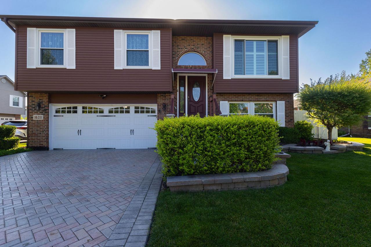 16211 Hunter Ct., Orland Hills, IL 60487