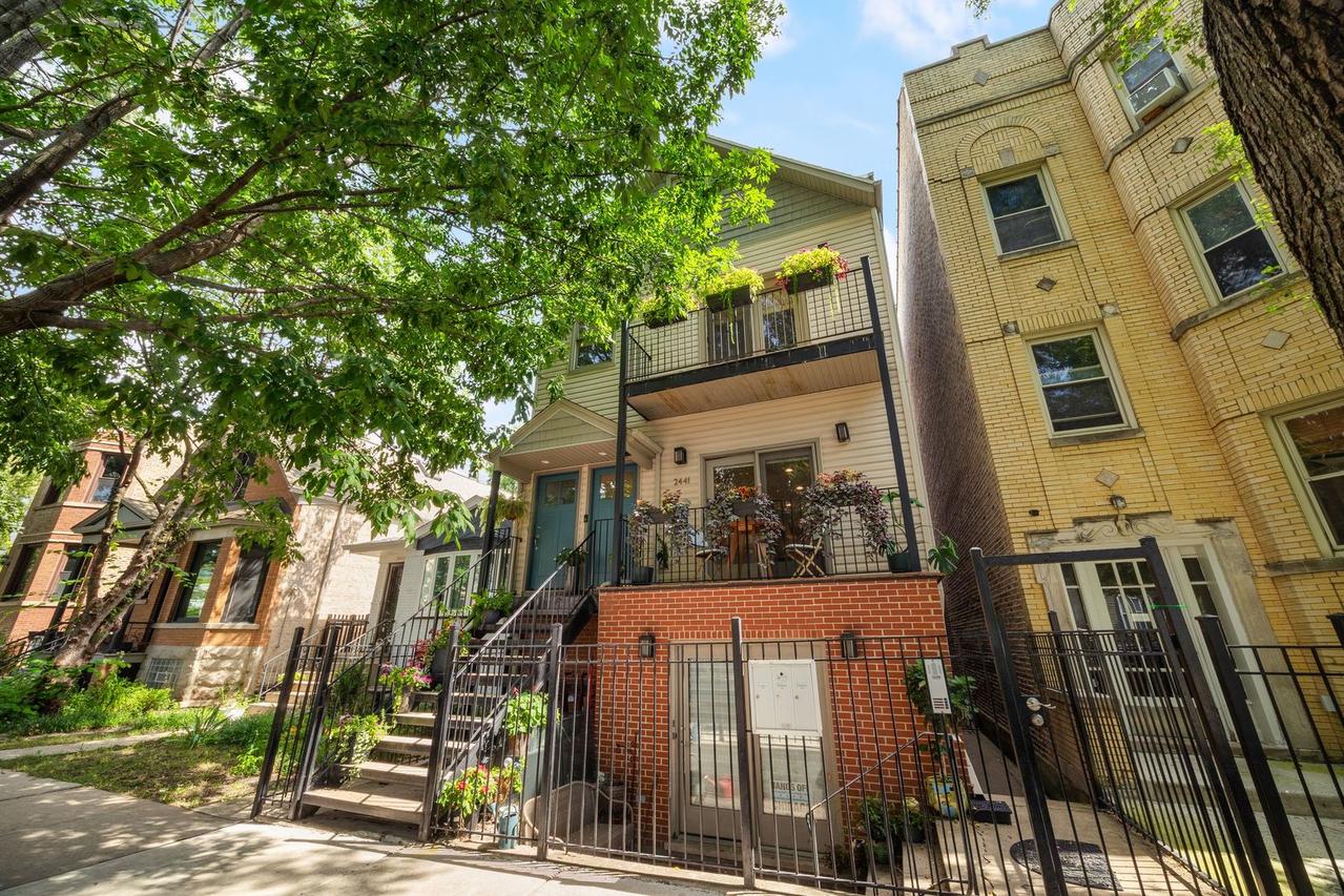 2441 N Fairfield Ave. #1, Chicago, IL 60647