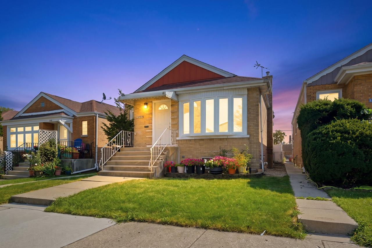3707 W 70th Pl., Chicago, IL 60629