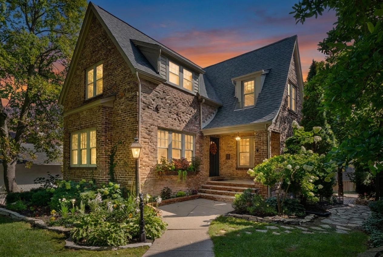 239 S Bruner St., Hinsdale, IL 60521