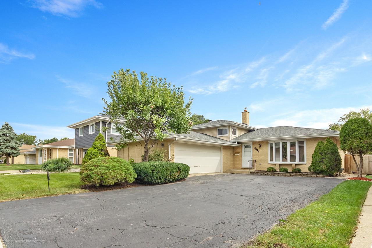 2847 Buckingham Ave., Westchester, IL 60154