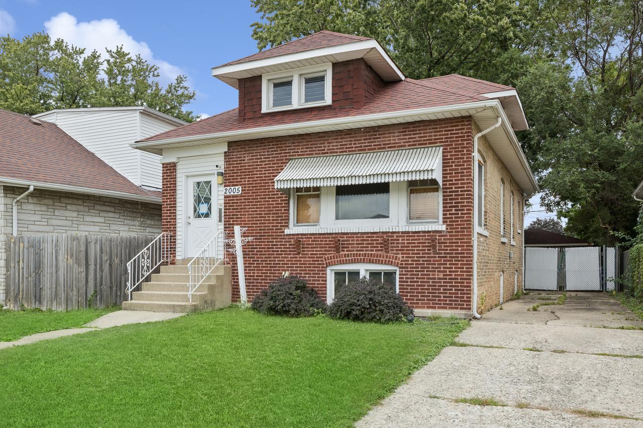 2005 S 9th Ave., Maywood, IL 60153