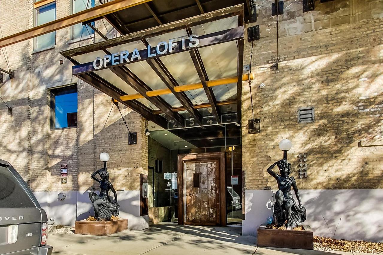 2545 S Dearborn St. #525, Chicago, IL 60616