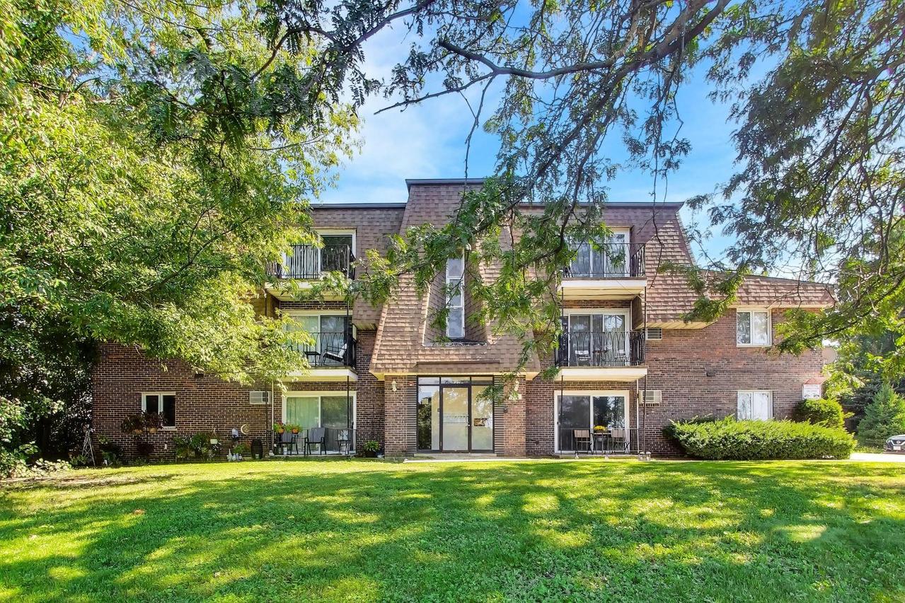 8231 Archer Ave. #3, Willow Springs, IL 60480