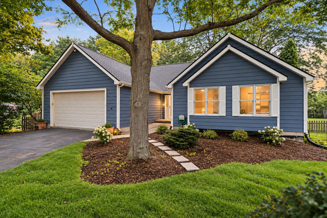 929 Alton Ct., Winthrop Harbor, IL 60096